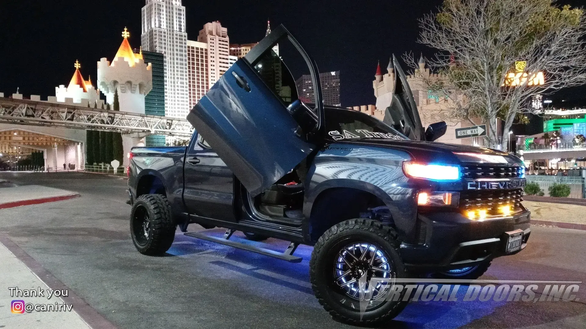 2019-2020 GMC Sierra 1500/2500/3500 Bolt-on Vertical Lambo Door Conversion Kit