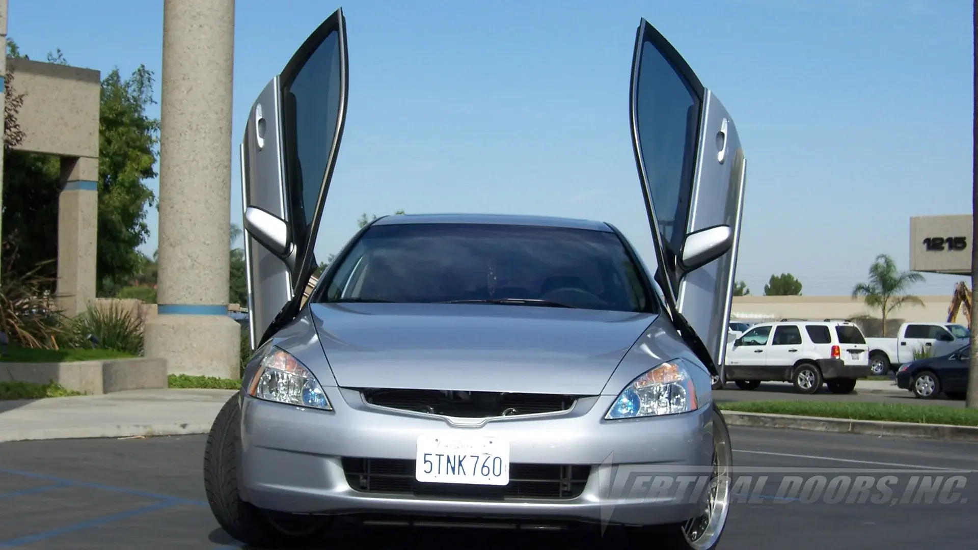 2003-2007 Honda Accord 4DR Bolt-on Vertical Lambo Door Conversion Kit