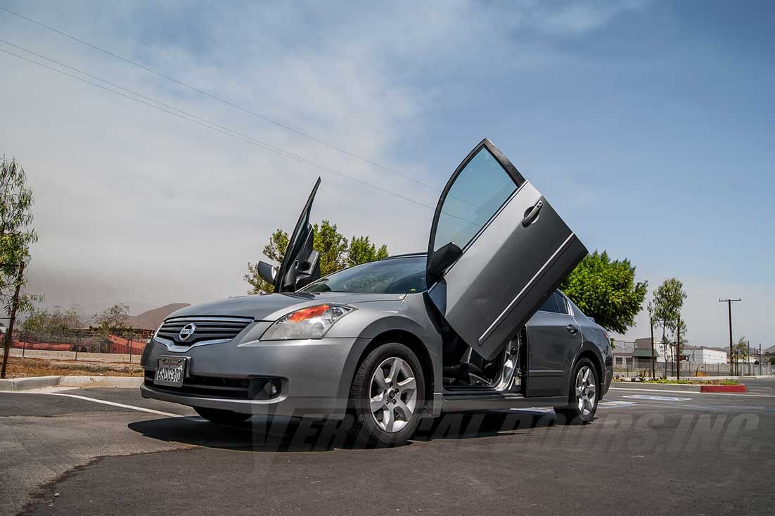 2007-2012 Nissan Altima 4DR Bolt-on Vertical Lambo Door Conversion Kit
