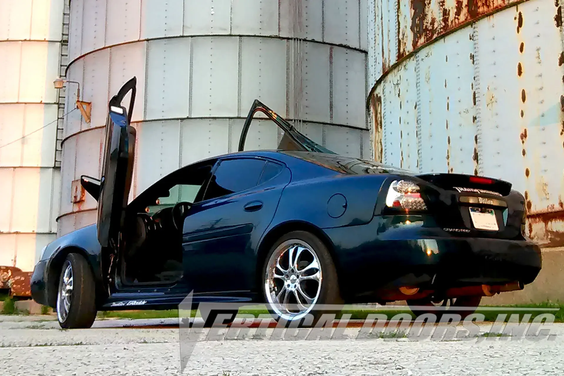 2004-2008 Pontiac Grand Prix Bolt-on Vertical Lambo Door Conversion Kit