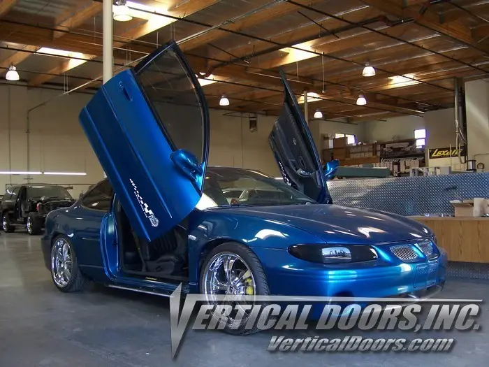 1997-2003 Pontiac Grand Prix Bolt-on Vertical Lambo Door Conversion Kit
