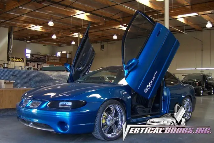 1997-2003 Pontiac Grand Prix Bolt-on Vertical Lambo Door Conversion Kit