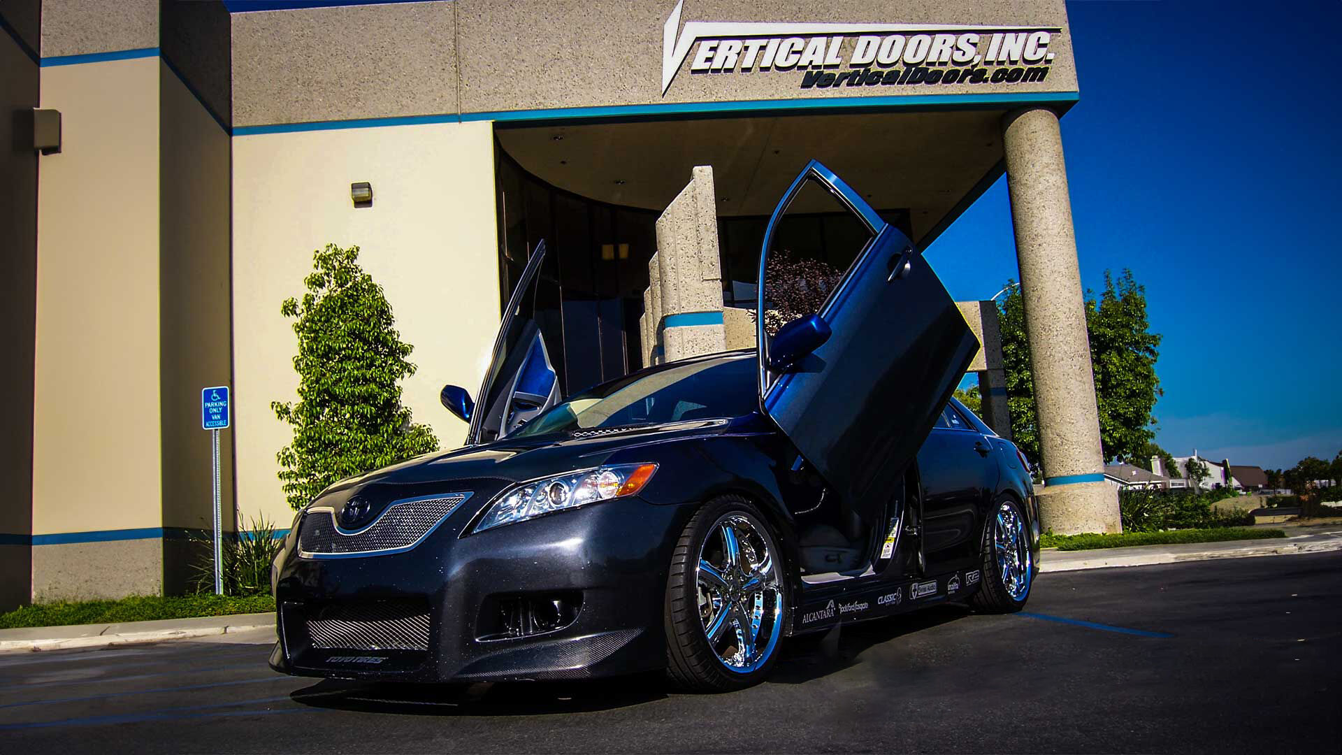 2007-2011 Toyota Camry Bolt-on Vertical Lambo Door Conversion Kit - VDCTOYCAM07