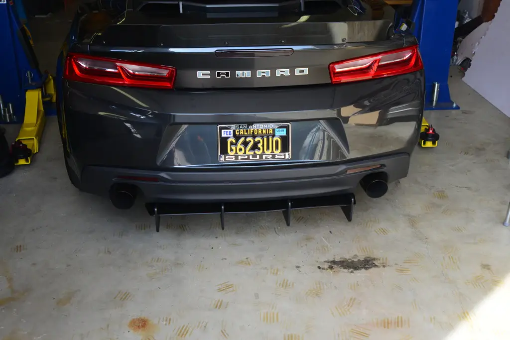 2016-2018 Chevrolet Camaro SS/LT Rear Diffuser w/ Quad Tip Stock Muffler - Standard