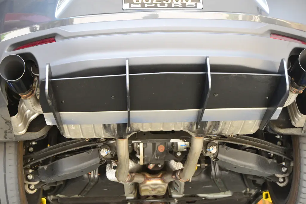 2016-2018 Chevrolet Camaro SS/LT Rear Diffuser w/ Quad Tip Stock Muffler - Standard