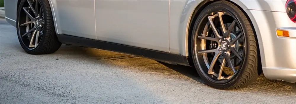 2005-2010 Chrysler 300/300c Carbon Fiber XR5 Side Skirts - Pair