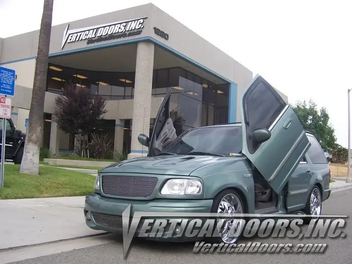 1997-2002 Ford Expedition Bolt-On Vertical Door Conversion