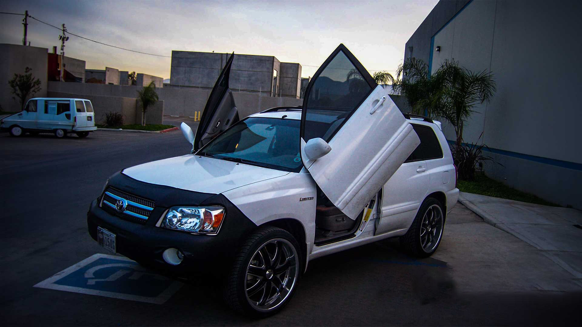 2001-2007 Toyota Highlander BoltOn Vertical Lambo Door Conversion - VDI-VDCTOYH0107
