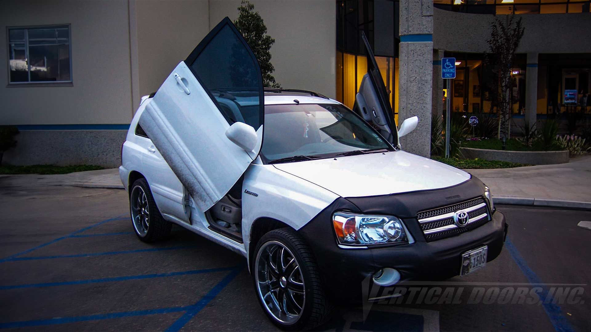 2001-2007 Toyota Highlander BoltOn Vertical Lambo Door Conversion