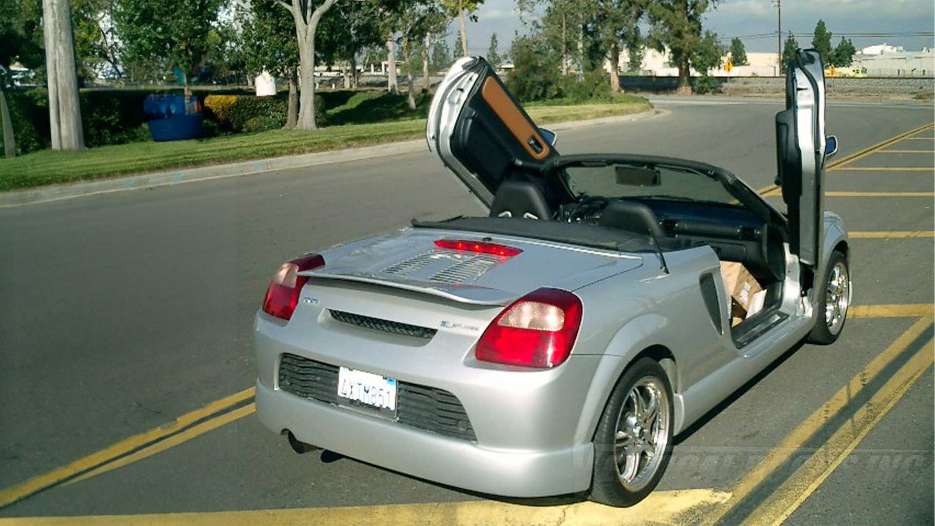 2000-2007 Toyota MR2/MRS BoltOn Vertical Lambo Door Conversion