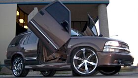 1995-2005 Chevrolet Blazer Bolt-on Vertical Lambo Door Conversion Kit - VDCCHEVYBL9504