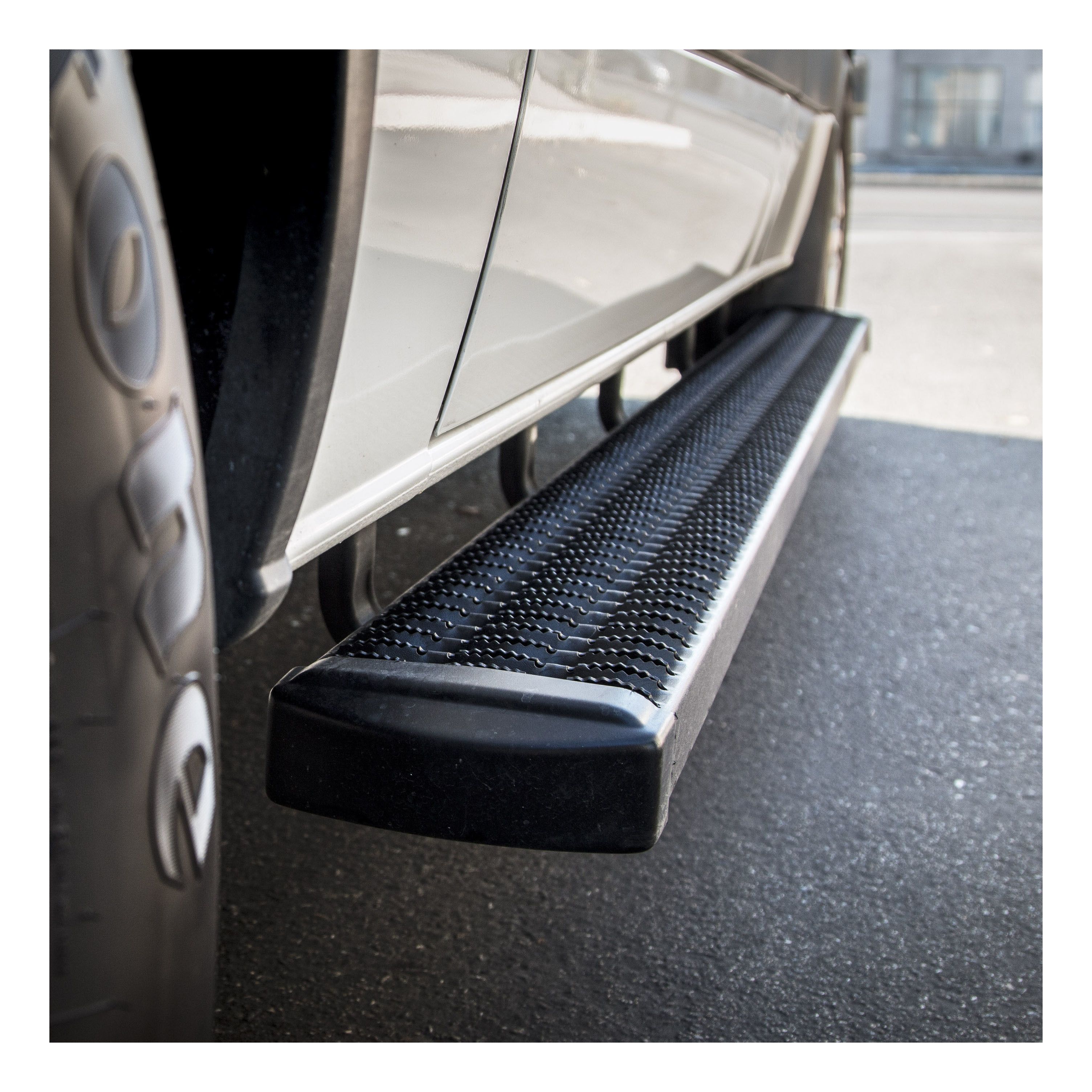 2015-2018 Chevrolet Silverado 2500 HD Double Cab Grip Step 7" Running Boards Black Textured Black Running Boards For 2018 Chevy Silverado